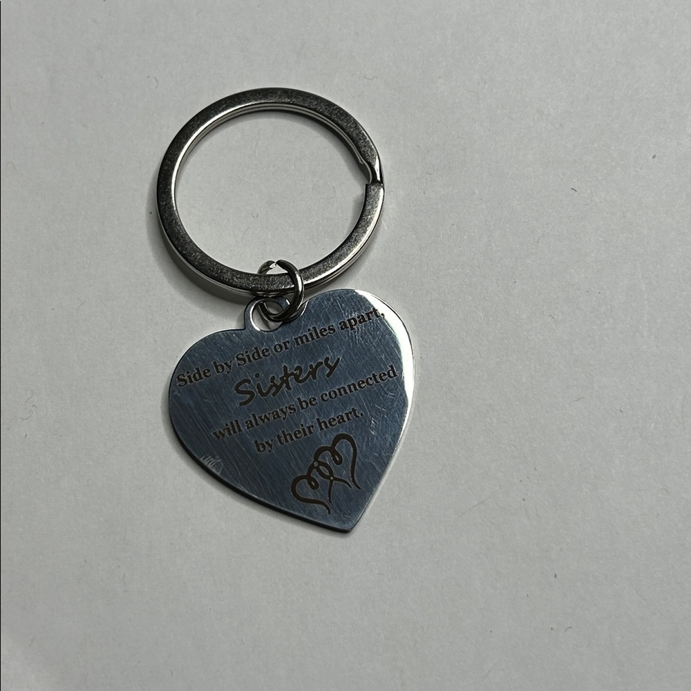 Sisters Keychain - Picture 5 of 7